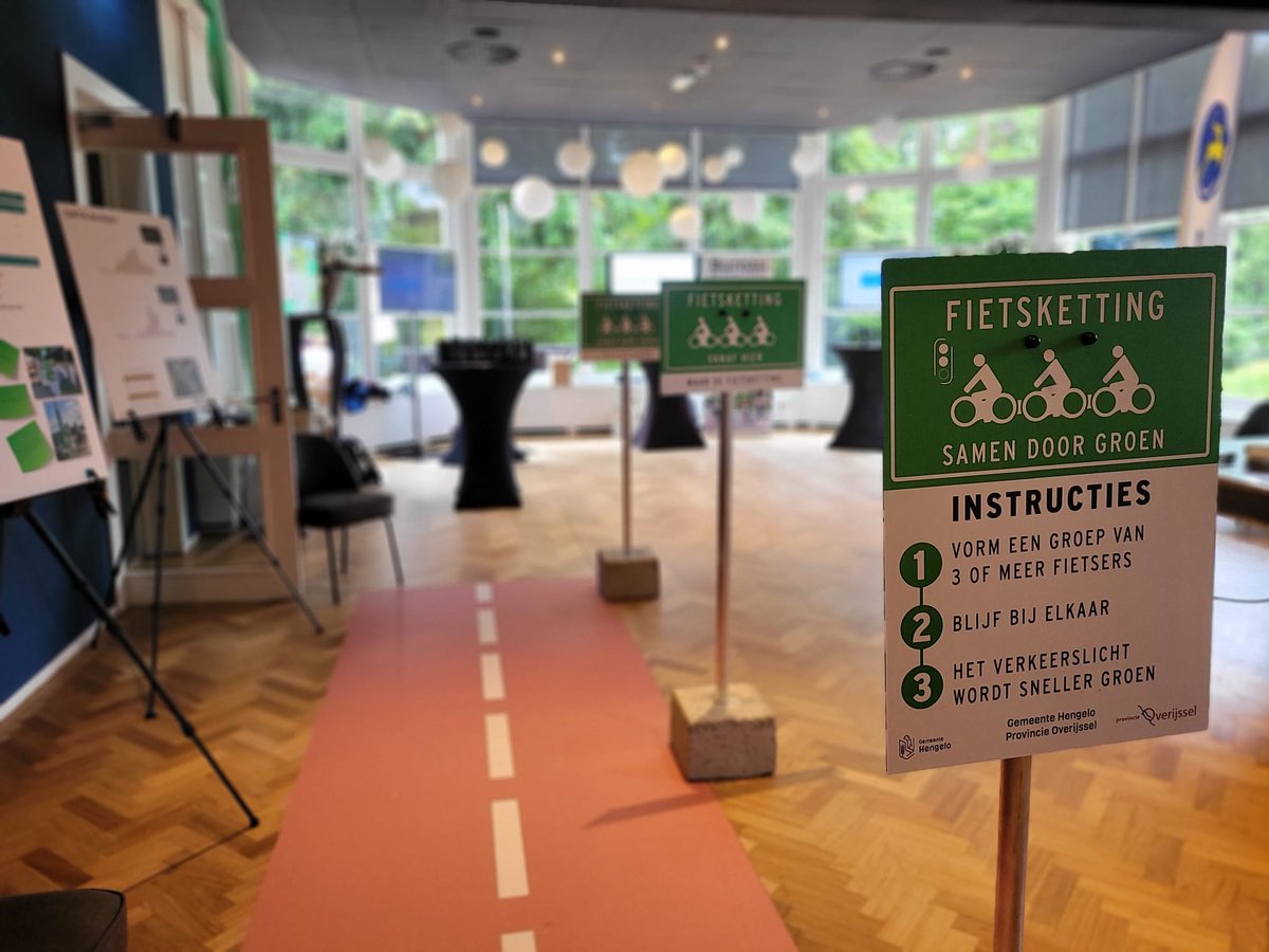 Vandaag waren collega's Troy en Myron op het <a href="/Fietscongres/">#fietscongres</a>.
🌳 Troy nam deel aan een panelgesprek met oa <a href="/wandelnet/">Wandelnet</a>  over fietsers en voetgangers die samen het bos (beter kunnen) delen.
🚴Myron gaf tekst en uitleg over het onderzoek naar het regulerend effect van MTB-routes.