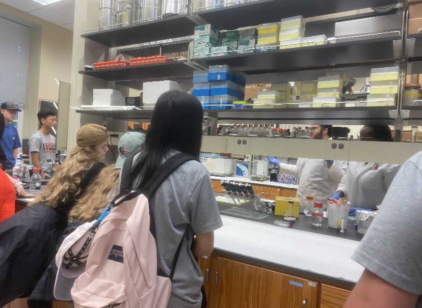 ForestHealth_AU's tweet photo. High school students in Auburn’s agriculture camp stopped by  yesterday to visit and learn more about what the Forest Health Lab does. https://t.co/CYo7FkmooW