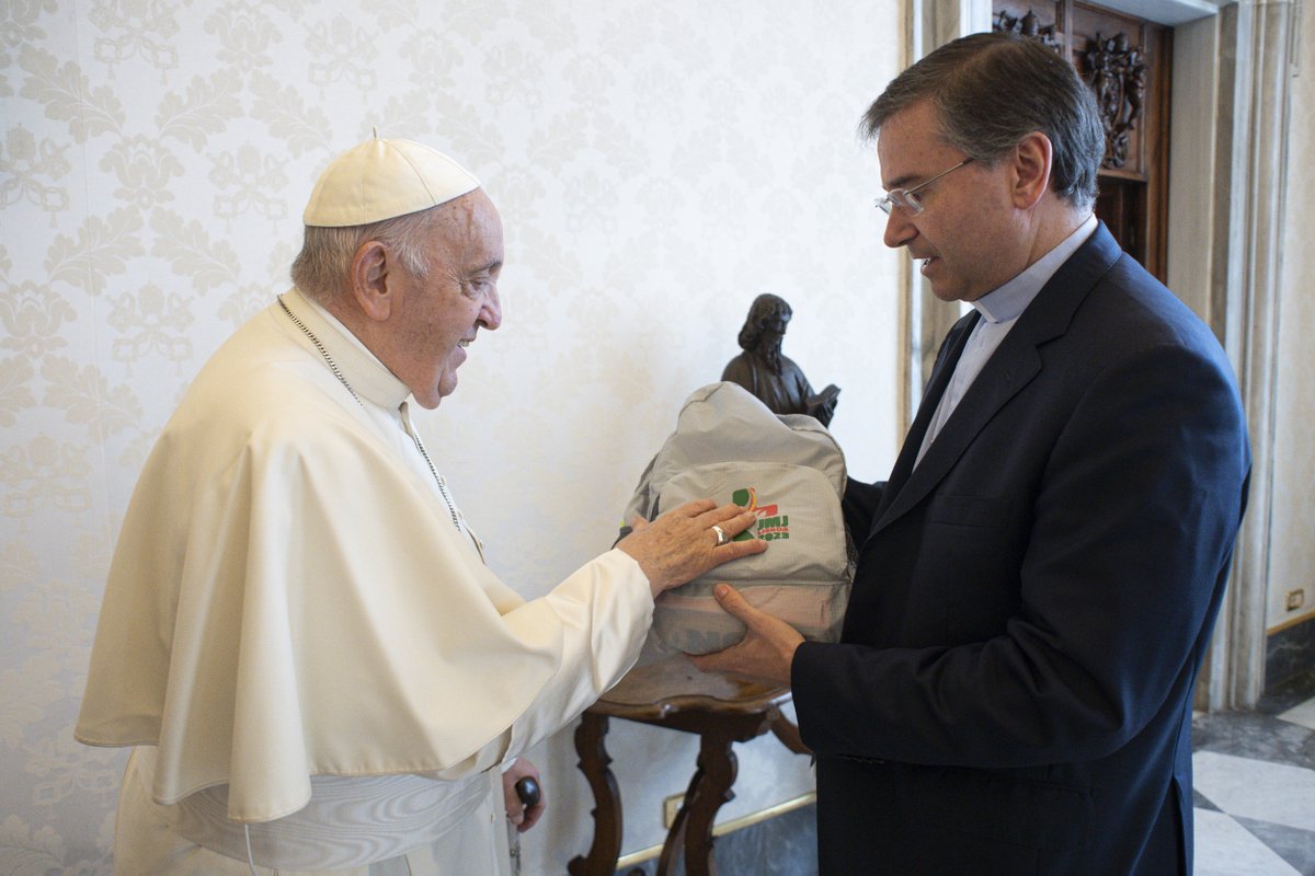 Telemetro Reporta on Twitter "El papa Francisco recibió su kit de