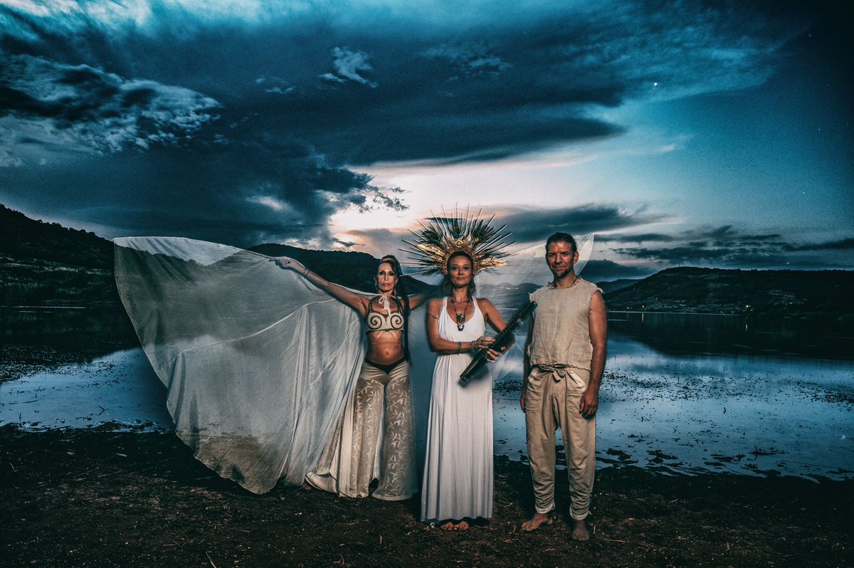 Nouvelle réalisation SOA (EDEN PROJECT + KOUNDAL) Watching the clouds #healingmusic #spiritua... youtu.be/ZJdRLG3yqyk