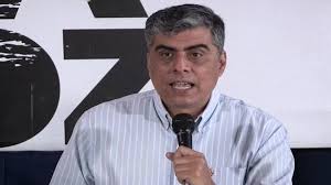 plcdelmedionews's tweet photo. #SeComenta | 👉 Emilio Graterón, sería el precandidato ante la Comisión Nacional de Primaria, en sustitución de Benjamín Rausseo. El exalcalde de Chacao publicó un Twitter en el cual agradece "la confianza", sin dar mayores detalles.
#PorLaCalleDelMedio https://t.co/r2fc72aNll