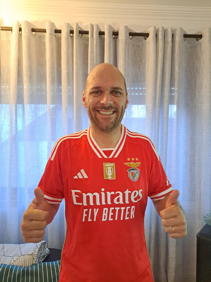 Marcio2Morais's tweet image. Em primeiro lugar @SLBenfica 

Em segundo #RumoAo39