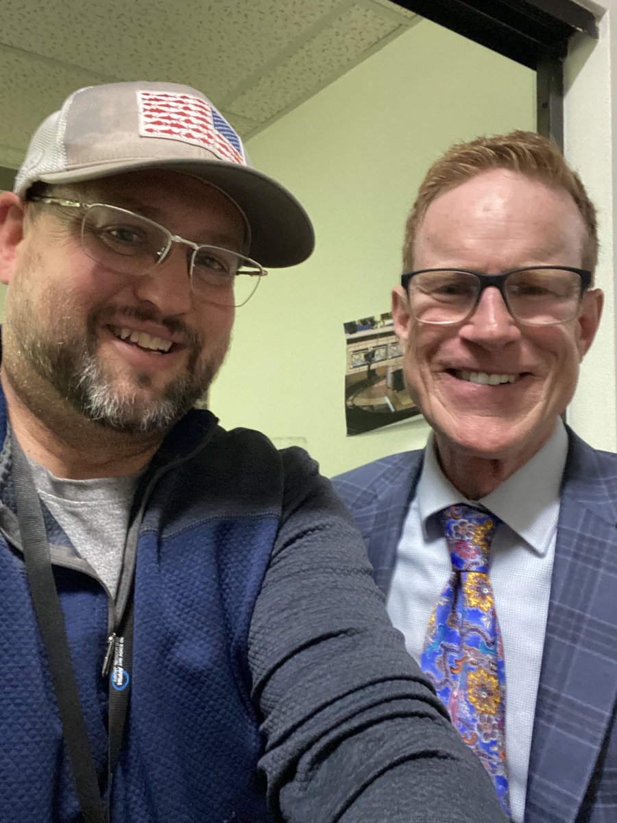 Derek Petersen tweet media
