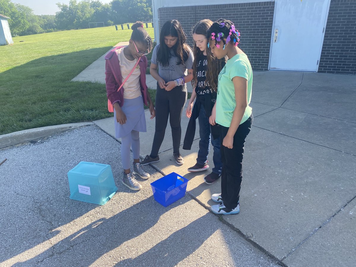 jacob_reeser's tweet image. Lots of learning conversations today for 6th grade. Dividing fraction -Escape Room and a science experiment about global warming and glaciers. #futurestrong #GrandviewC4 #Ignitesummerschool