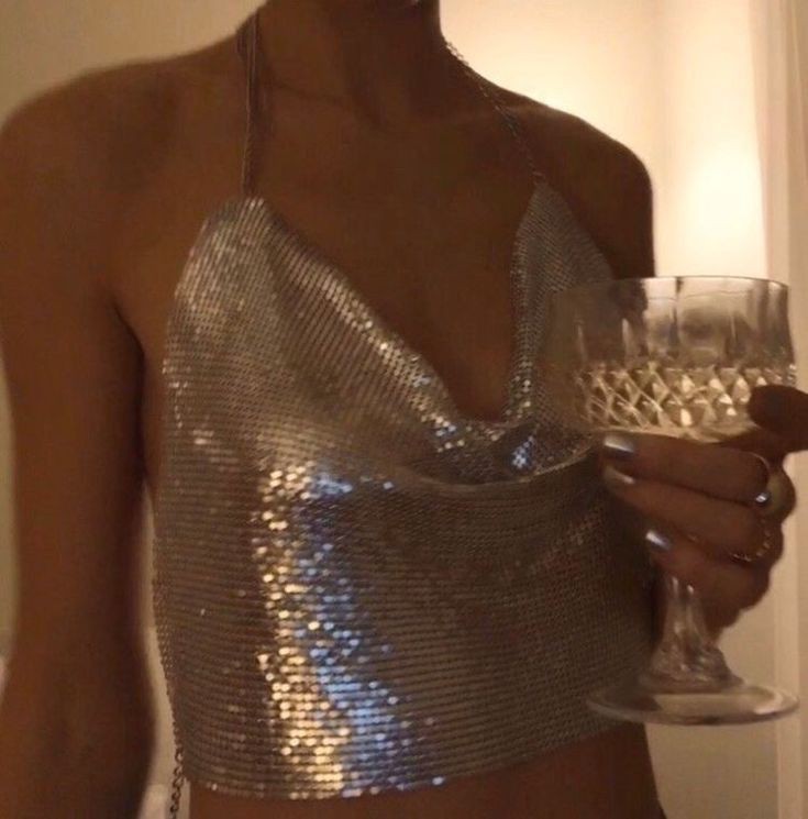 bottoms up, don't waste that negroni! chanel barbies are going wild this night. don't forget a big round of applause to kielka for taking those STUNNING photos! cya, see you once i get sober. #our_rêves