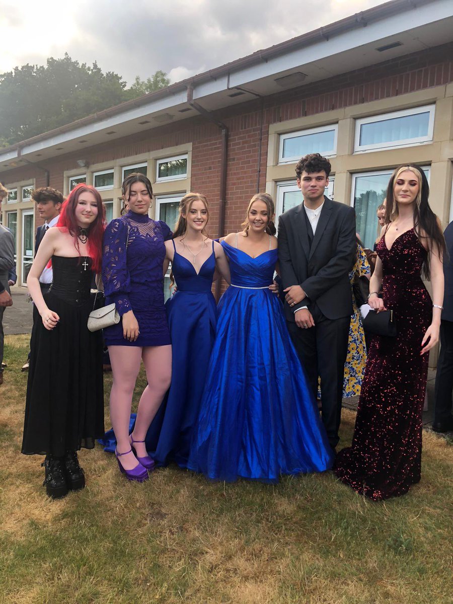 More prom photos #guysanddolls #prom #Classof2023