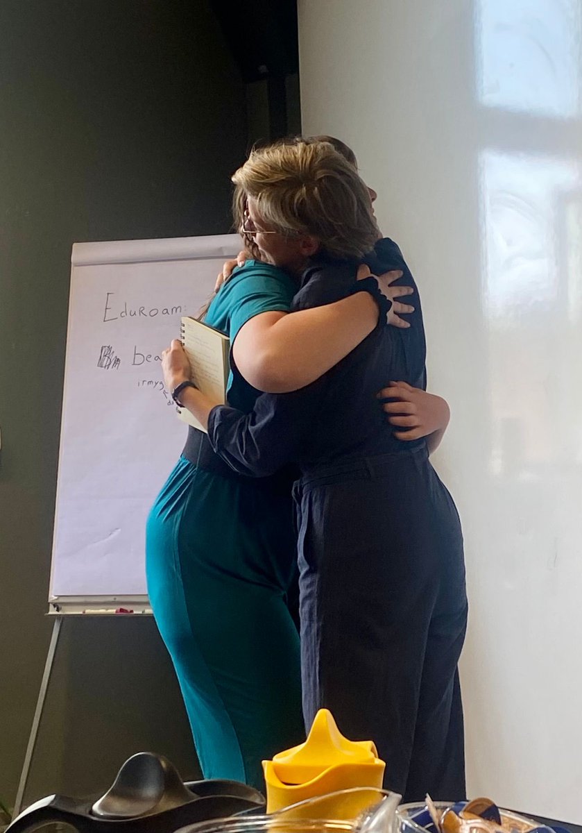 TaraTankink's tweet photo. Sorry twitter-folks, I forgot to tell you that I GRADUATED (cum laude) 🎓from my master program ‘Research in Public Administration and Organisational Science’ a few weeks ago! 🧵(1/5) https://t.co/HfyhXxoXR9