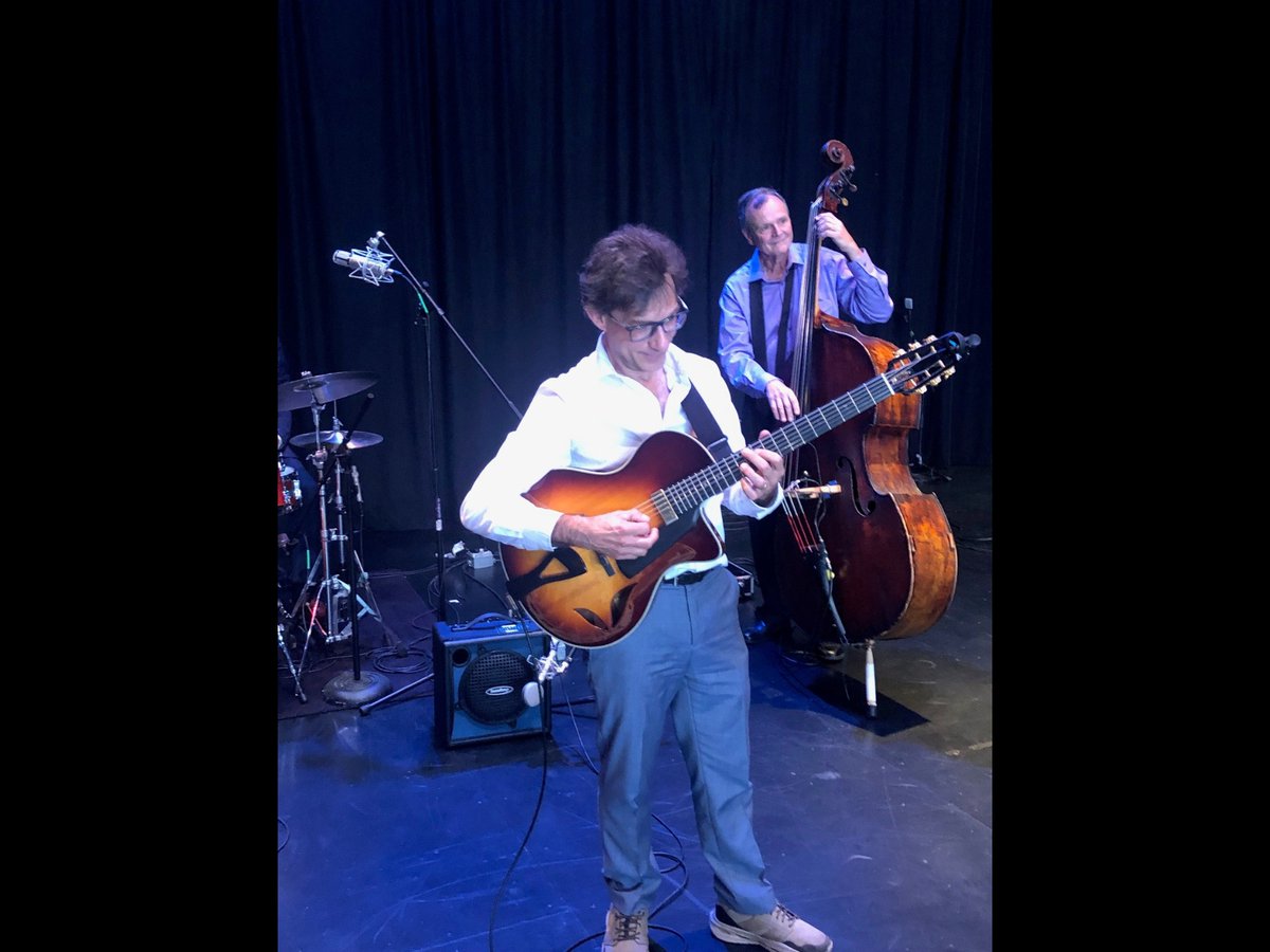 MCGJazz's tweet image. #MomentsBefore... Frank Vignola and Jimmy Highsmith Jr. rehearse before their set for tonight's Inside/Outside performance.

#BehindtheScenes #InsideOutside #MCGJazz #LiveMusic #BTS