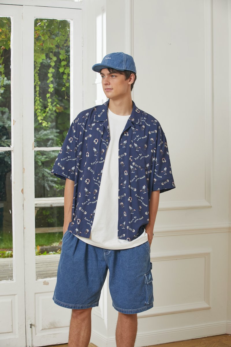 The Hawaii Button-Up – featuring a soothing 100% cotton make, all-over print graphic, and vintage oversized fit – is a versatile summer piece designed to bring comfort and style to any occasion. 

Available now using the link in bio. 
.
.
.
#publishbrand #casualwearformen