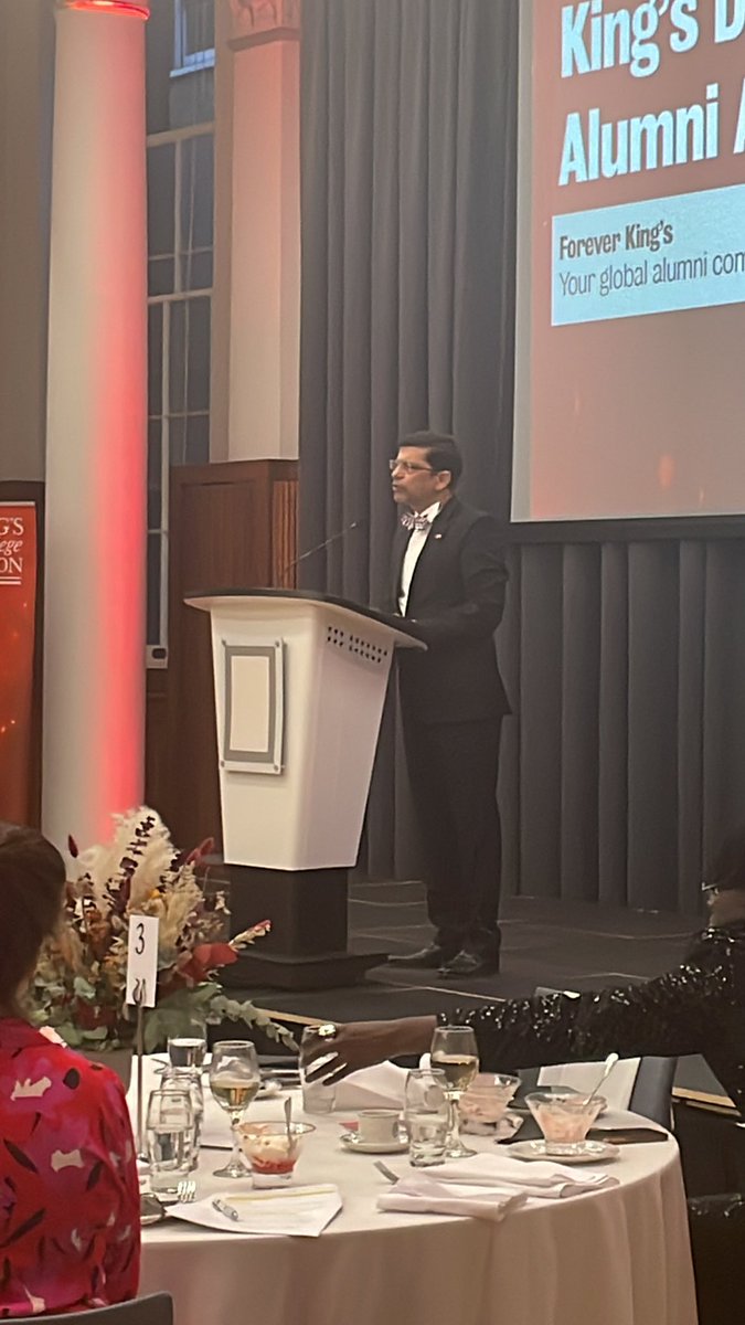 @KingsCollegeLon @RashidaLLP @NucleoProject @juliahaas07 @SBajwah @EesharSingh @_JasvirSingh President & Principal Shitij Kapur is giving his closing remarks, and remarking on the journey this incredible institution has gone on over its nearly 200 year history. #ForeverKings🦁