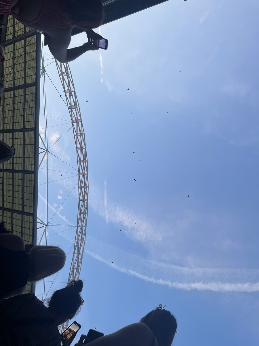 loupeaa's tweet photo. @kayafflick @LloyddWakefield This was our POV of the photo, we would be so grateful to have your version in HD forever xxxx https://t.co/SwXSiupeSY