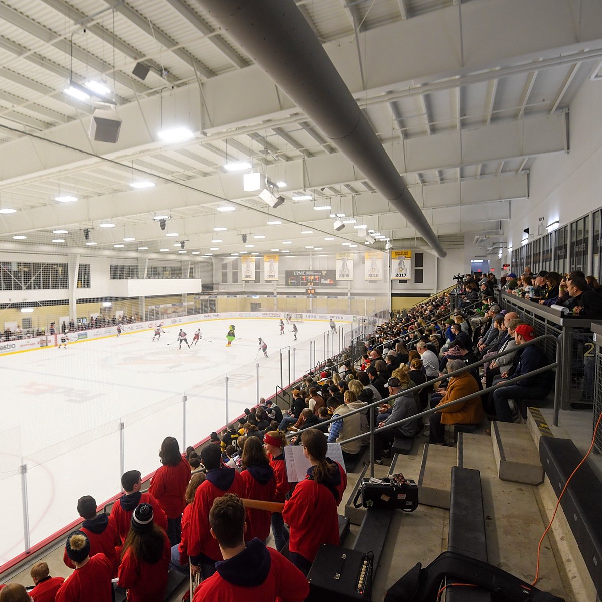 Atlantic_Hockey's tweet photo. Excited to have @RMUMHockey back in @Atlantic_Hockey this season❗️

#BobbyMo https://t.co/iEk8tKNxuB