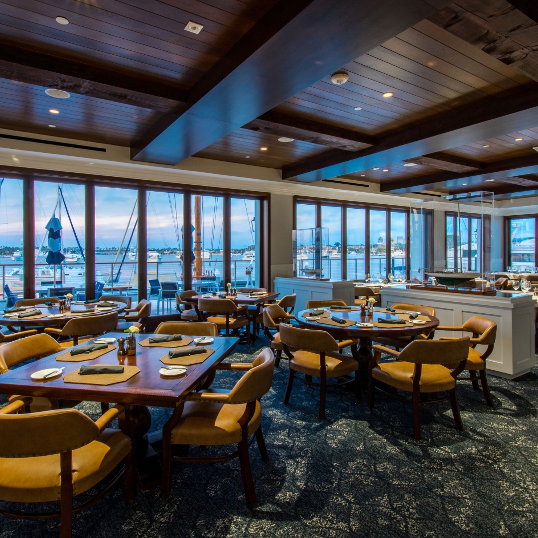 MVE_Architects's tweet image. #ProjectHighlight: Newport Harbor Yacht Club

Designed by MVE, the new clubhouse replaces an aging structure. It includes major upgrades, a 2-story entry lobby, a grand stairway, flexible meeting spaces, and an outdoor terrace overlooking #NewportHarbor. #ExceptionalByDesign #tbt