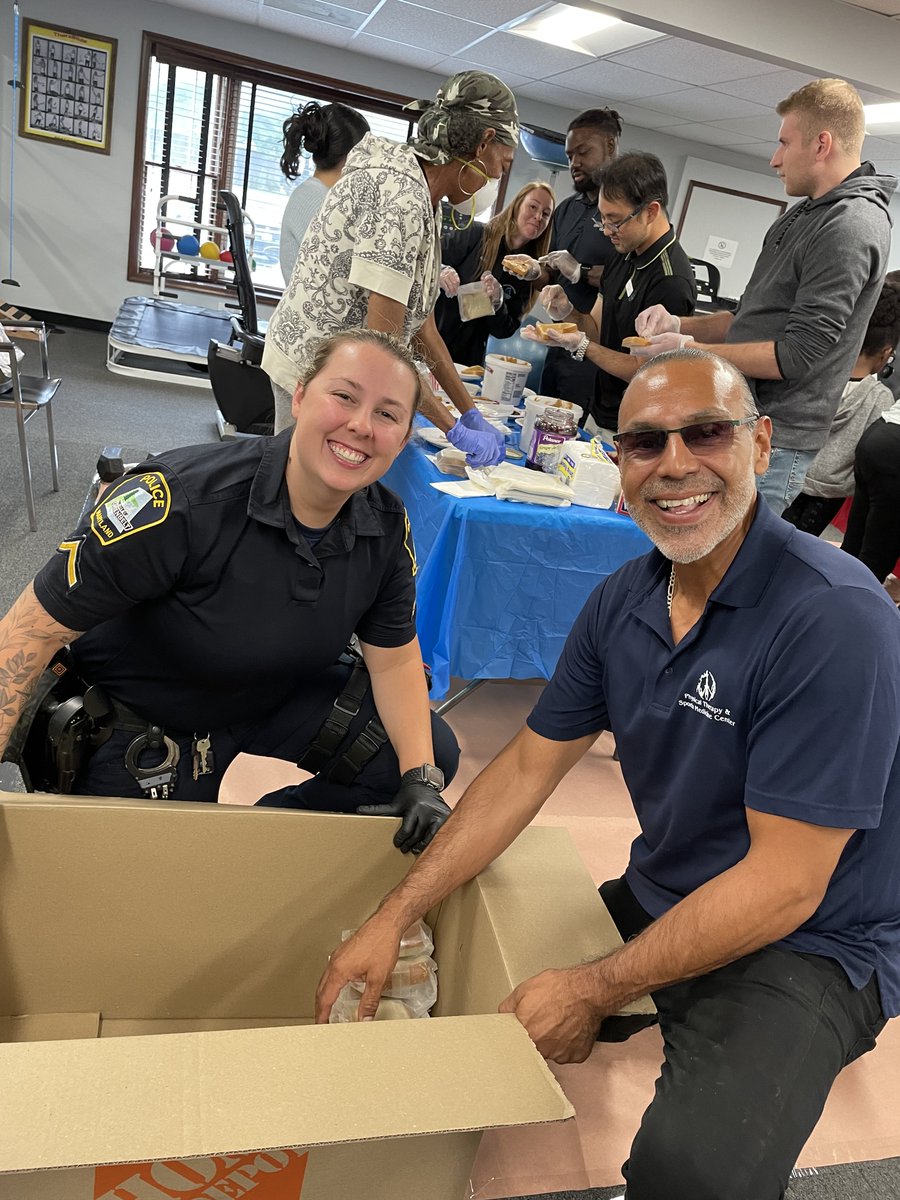 startptnow's tweet photo. Thank you so much to the @greenbeltpolice, @shepherds_table, and all of our amazing patients, staff, and fellow community members who made yesterday's #projectpbj a success! ❤️
Who knew making PB&J sandwiches could be so fun?!?
Next stop: Glen Burnie, Maryland 🔥 https://t.co/0edKf0Up06