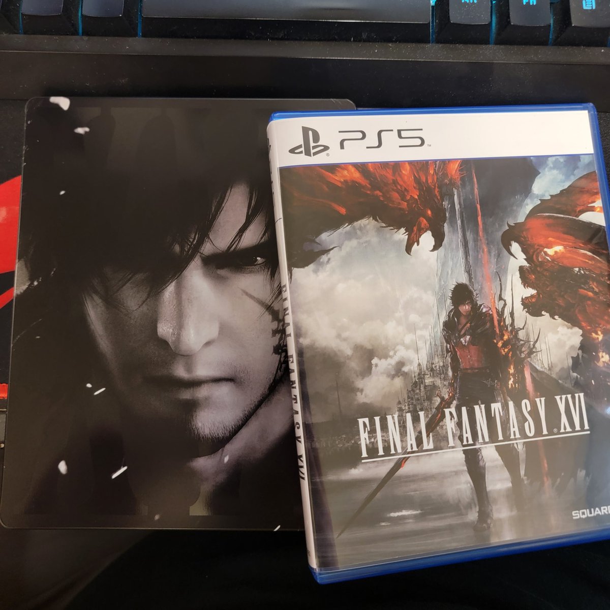 I like the reversible cover more. #FinalFantasy16