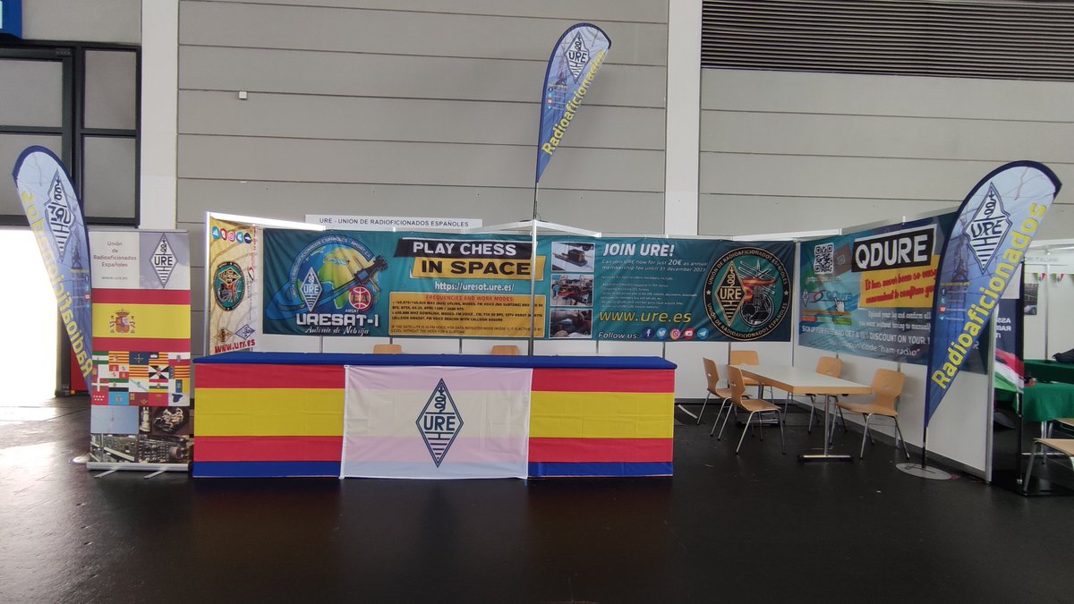 Friedrichshafen.
Todo preparado para la feria en el estand de URE.
#URE #radioaficion #hamradio