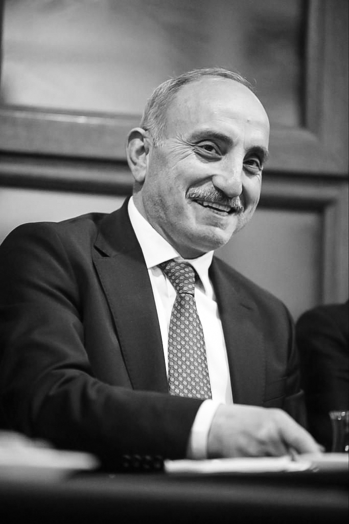 “Doğrusu biz Allah’a aidiz ve kuşkusuz O’na döneceğiz.” Bakara | 156. Ayet

Canım Abim; hayatı boyunca ahlak, erdem ve sadakati kendisine şiar edinmiş münevver bir şahsiyetti.

Çevresindeki tüm insanların dertleri ile dertlenmiş, üzerine aldığı vazifeleri her zaman emanet