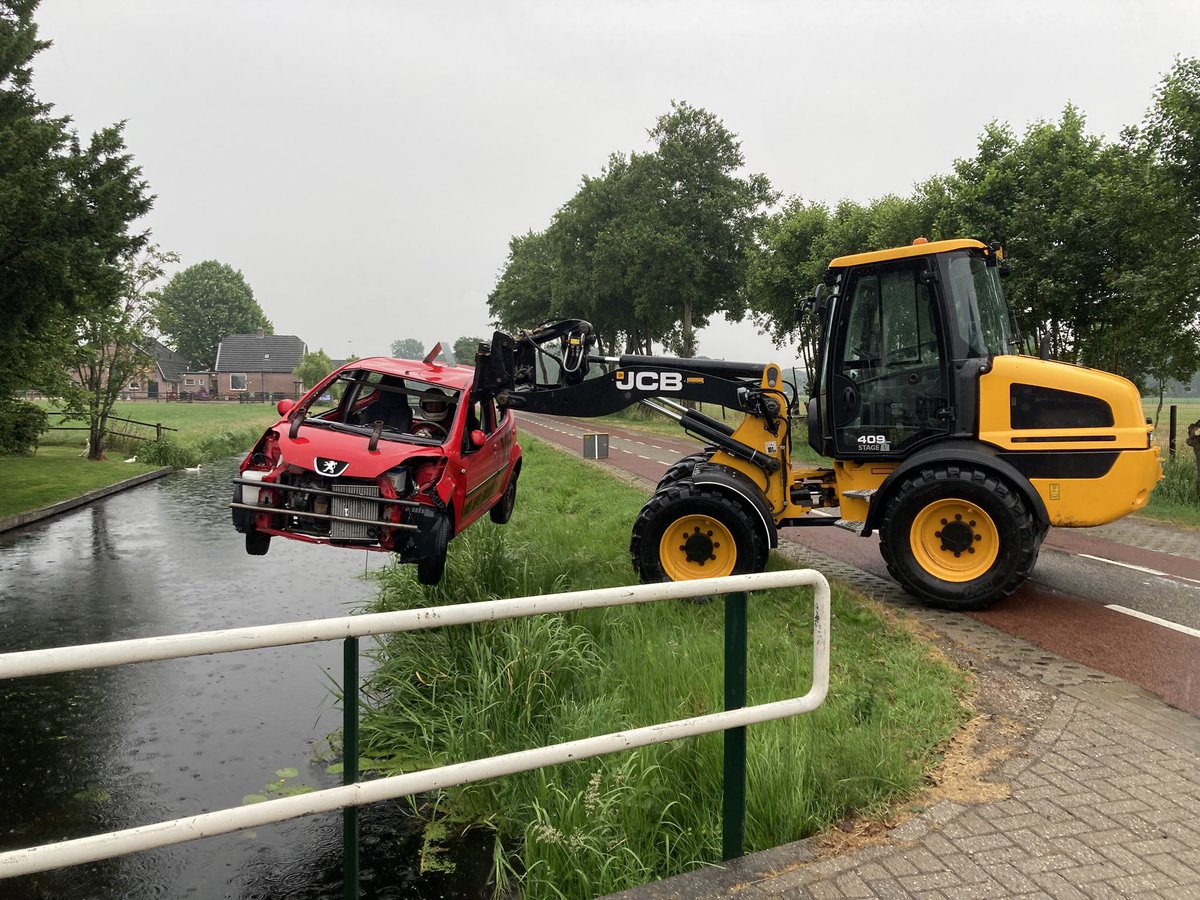 Vanavond een mooie oefening gedraaid met de ploeg… situatie weer stabiel, slachtoffers naar het ziekenhuis en het zweet op de rug.. #vrijwilligers #vakbekwaam #trainasyoufight