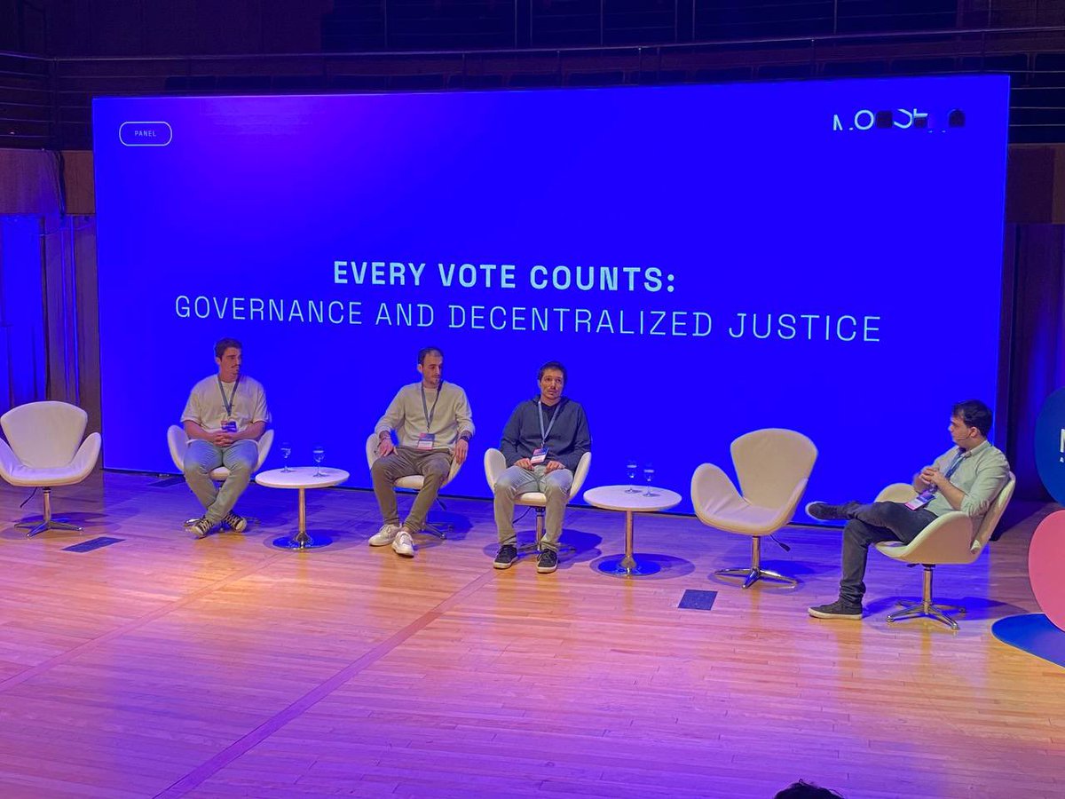 #TheBadge’s Co-founder and product lead @FedeeMadoery & @MarcosPernas1 from @Kleros_io are live on stage 2 of the #ModularSummit❗️

The talk is about Governance and decentralized justice ⚖️

If you are there don’t miss out on it 😎

#Ripio #Kleros #ETH #Web3