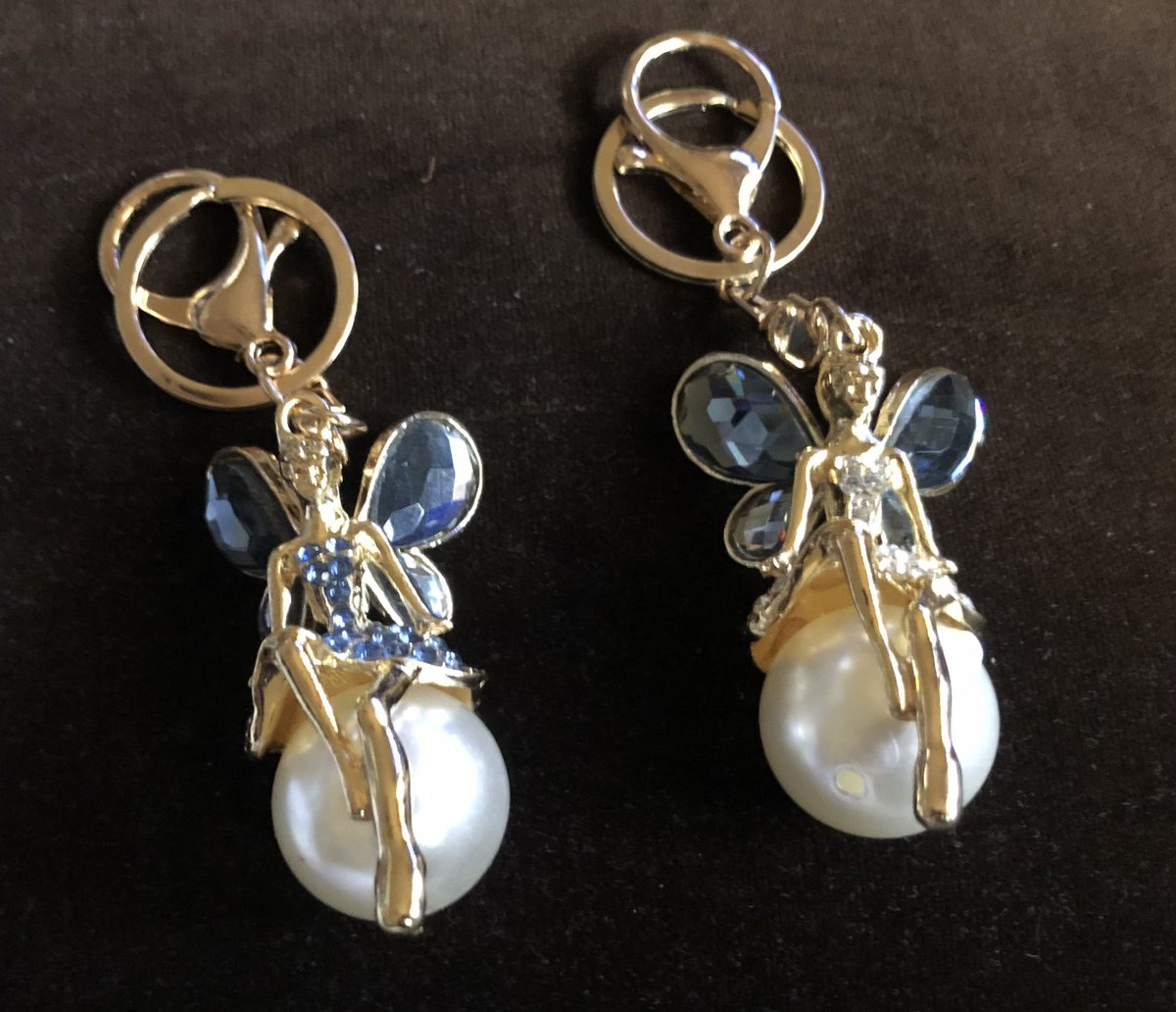maggiedeming221's tweet photo. New merchandise to shop
Bling Key chains
$8 each $2 shipping check out my Facebook page Spiritual Goods I accept cash app and PayPal
#witches
#goth
#gothgirl
#withcystuff
#withcythings
#Facebook
#witchlife
#wicca
#wiccan
#kitchenwitchery
#kitchenwitches
#creations https://t.co/HTIpiDpzNZ