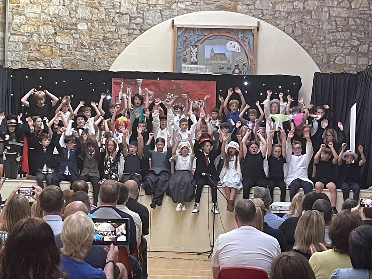 More photos to follow but WOW what a show! Well done P6 and P7. You were phenomenal ⭐️