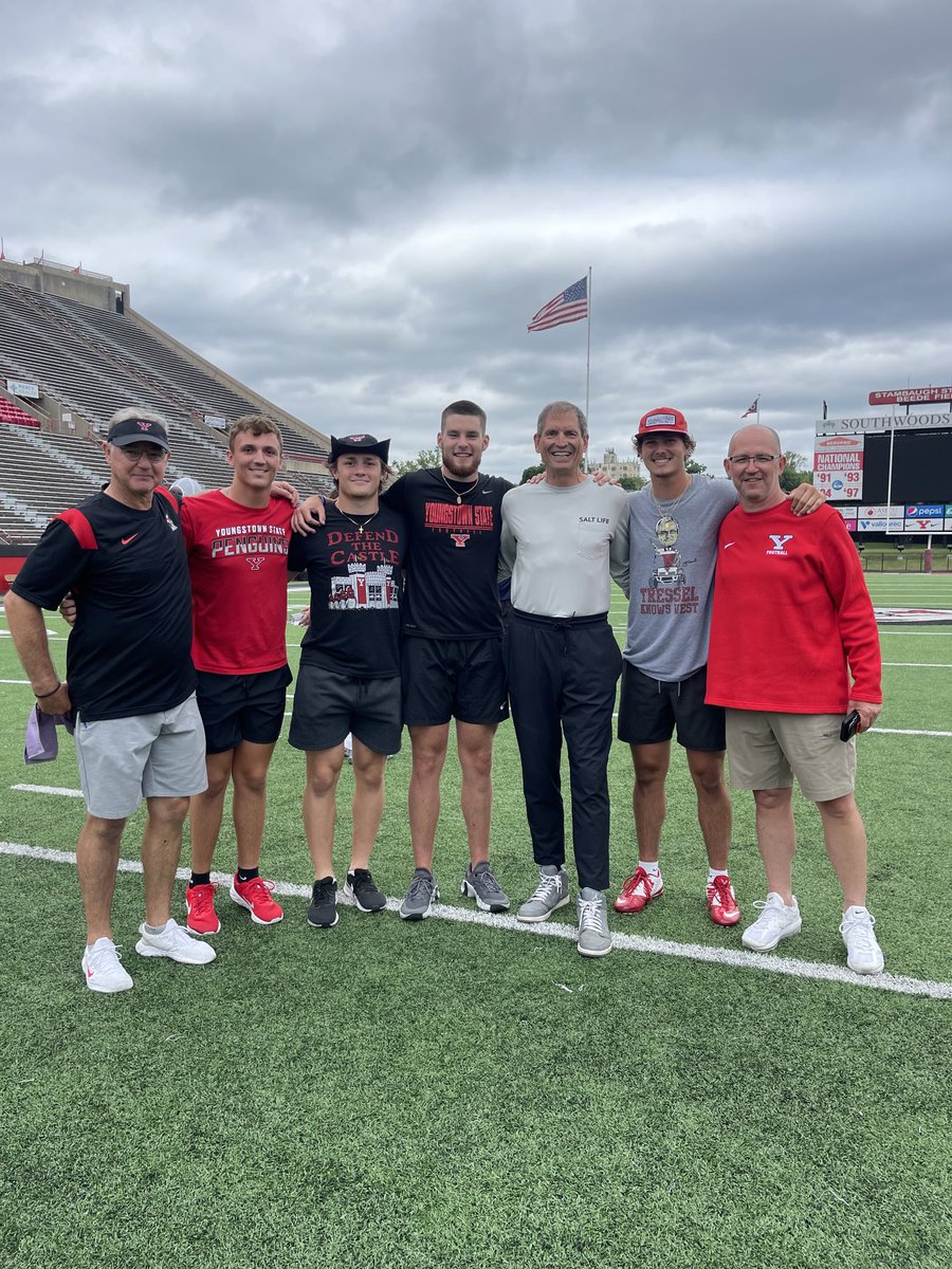 Great things happening at YSU. 1st Mike Tomczak Passing Academy was a success and big thanks to ⁦@BernieKosarQB⁩ for sharing knowledge with our guys. ⁦@miketomczak18⁩ #GoGuins