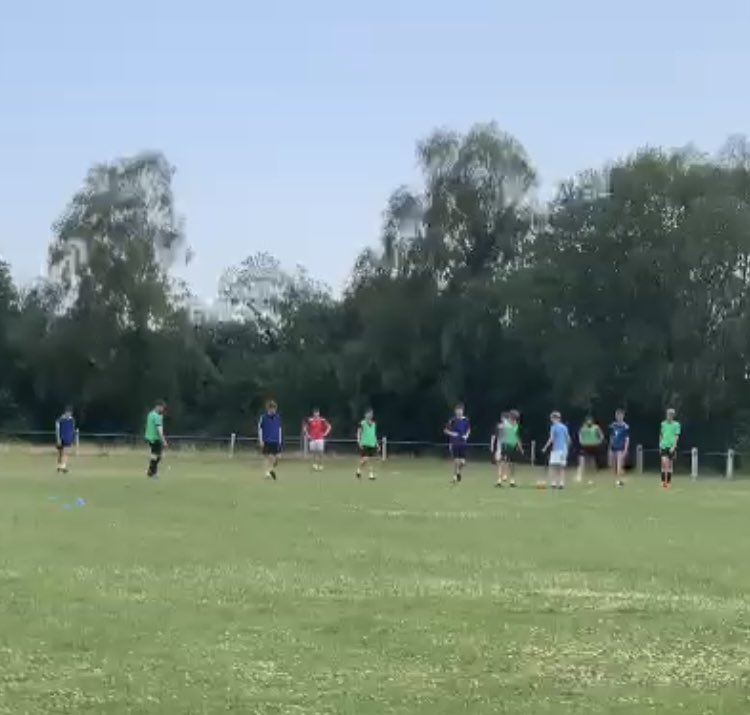 ⭐️ First preseason session completed ✅

34 training - great numbers for 1st session - players working hard and enjoying it 👍🏻😎

#preseasonwork #strengthinnumbers #starsyouth #vivalastars