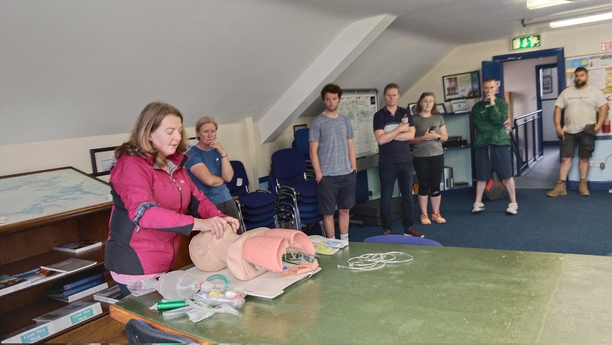 @GalwayICAPSS was with amazing @GalwayLifeboat for an interactive training session on #airwaymanagement, lead by Dr.Egan and to observe an amazing simulation at sea to rescue an unresponsive victim from water #CPR & successful #ROSC. @RNLI true #heroes. @GalwayCMNHS @uniofgalway