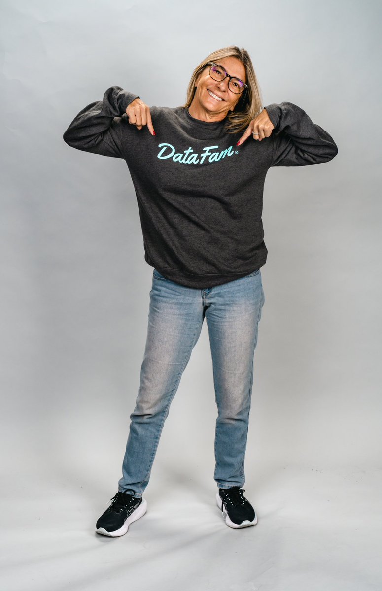 vsimoes90's tweet image. Love this #data23 pictures 😍Thanks @tableau and @atekitten 💃🏼😍