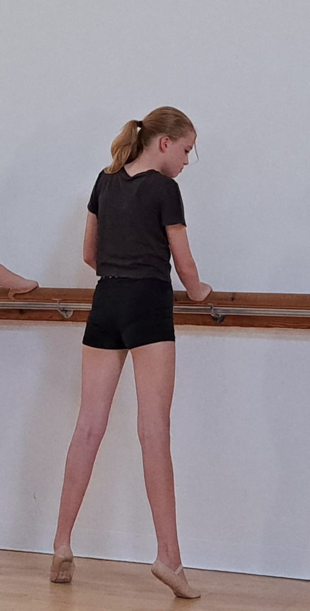 _Erin_H's tweet photo. We had some brilliant work in all classes tonight

1st time on the barre for these girls with lots of new, tricky moves to try. 

Still a long way to go but just look at how stunning this technique is.... on a very first attempt! Wow! 🤩😍 #danceclass #balletclass #ballet https://t.co/TDZ4YqgRdO