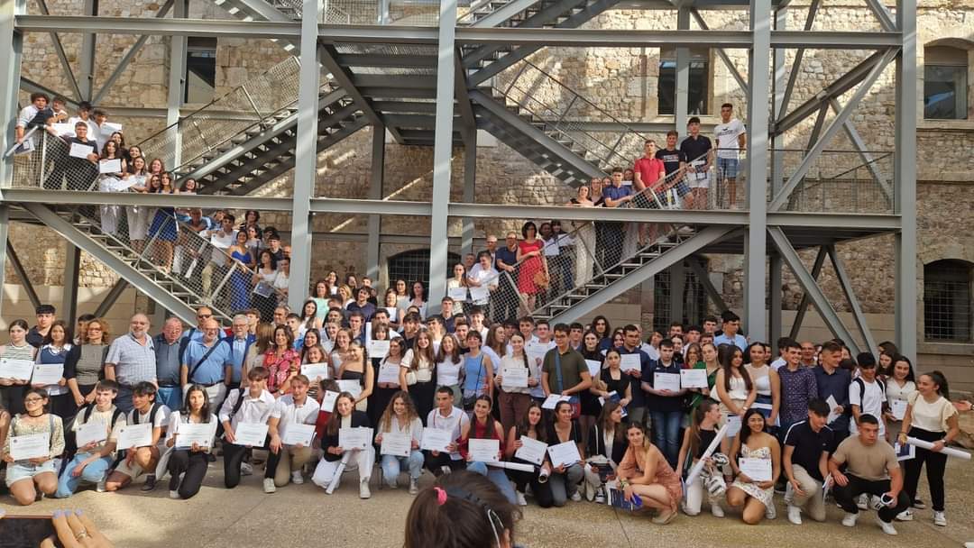 IES SANJE (@sanjemares) on Twitter photo Nuestros alumnos del Bachillerato de Investigación 💻 han participado en la IX edición del Congreso IDIES celebrado el 20 de junio en la <a href="/UPCToficial/">Universidad Politécnica de Cartagena | UPCT</a>.
Un total de 175 alumnos de 18 institutos de la Región han presentado sus trabajos de investigación. 👩🏻🔬👩🏻⚕️👩🏻🔬👨🏼💻👨🏼💻
<a href="/sepiegob/">SEPIE</a> Nuestros alumnos del Bachillerato de Investigación 💻 han participado en la IX edición del Congreso IDIES celebrado el 20 de junio en la <a href="/UPCToficial/">Universidad Politécnica de Cartagena | UPCT</a>.
Un total de 175 alumnos de 18 institutos de la Región han presentado sus trabajos de investigación. 👩🏻🔬👩🏻⚕️👩🏻🔬👨🏼💻👨🏼💻
<a href="/sepiegob/">SEPIE</a>