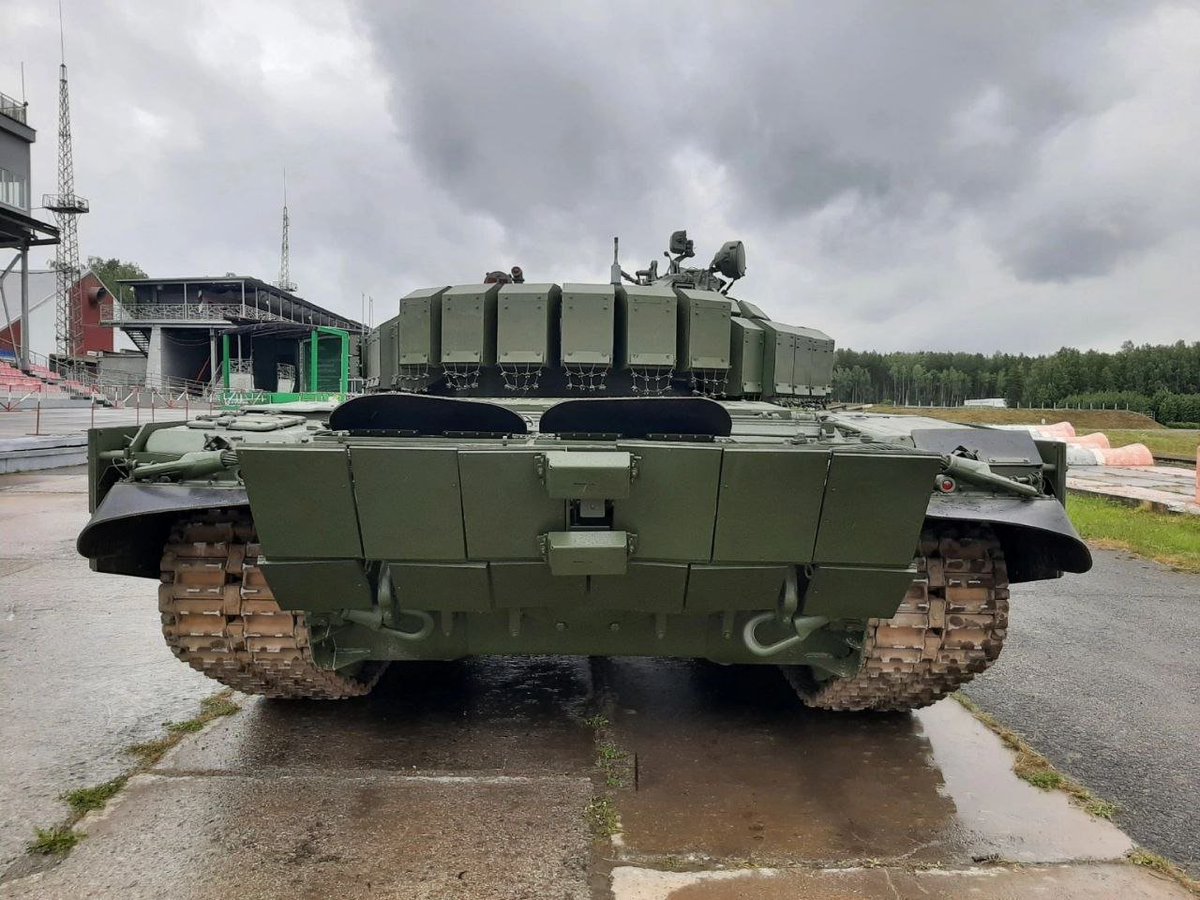 Latest upgraded versions of #Russian T-72B3 tanks prepared for the battlefield.
@Alex_Oloyede2 @Dpol_un @DagnyTaggart963 @RT_com
@MZakharova2 @Sprinter99880 @MedvedevRussiaE @VoiceKremlin
@Agdchan @Russia @natomission_ru
@KremlinRussia_E @EmbassyofRussia

#NATORUSSIAWAR #Ukraina