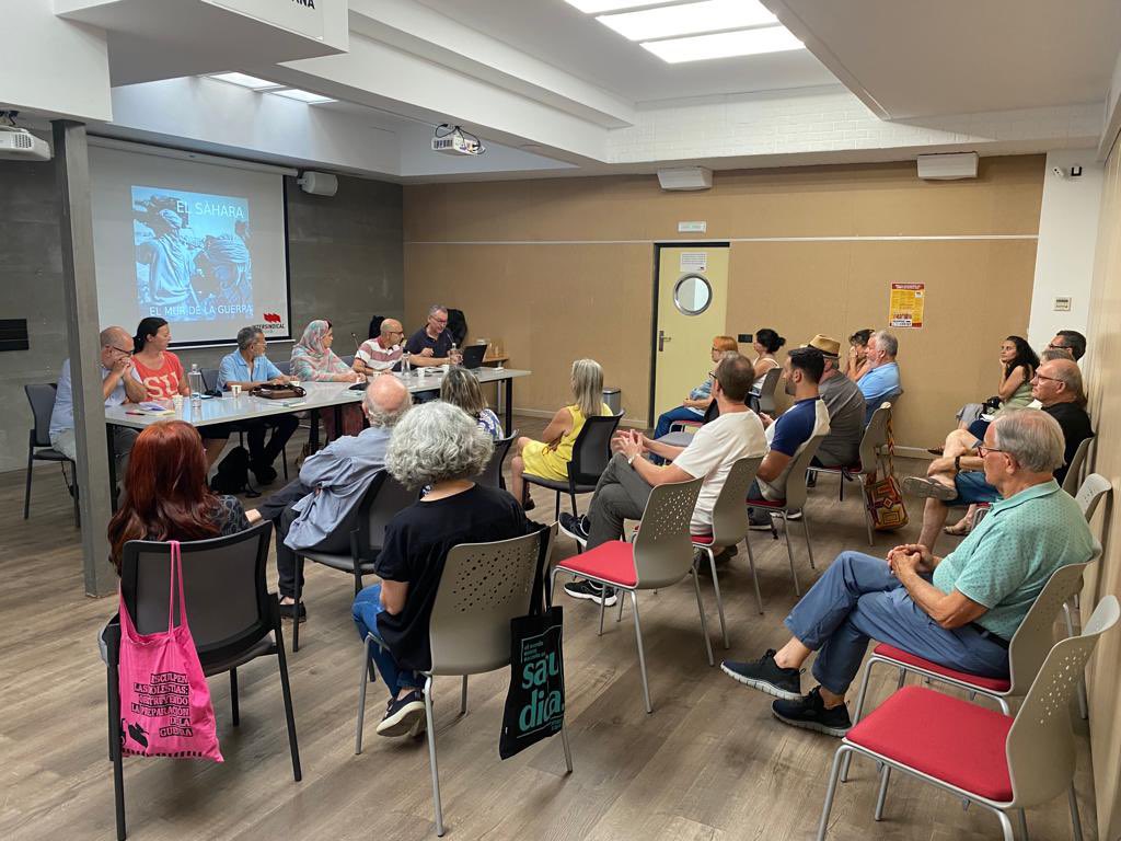 Intersindical_Valen (@intersindicalv) on Twitter photo 📣 <a href="/CULTURAIV/">Intersindical Cultura</a> i <a href="/InterSolidaria/">Intersindical Solidària</a> han organizat hui a la nostra seu una TAULA RODONA on, a partir del llibre de Vicent García Devís  “El Sàhara. La terra promesa”, s’ha dialogat sobre la situació actual del SÀHARA i del poble sahrauí.
<a href="/BeatriuCardona/">Beatriu Cardona i Prats</a> 
<a href="/VicentMauri/">Vicent E. Maurí Genovés</a> 📣 <a href="/CULTURAIV/">Intersindical Cultura</a> i <a href="/InterSolidaria/">Intersindical Solidària</a> han organizat hui a la nostra seu una TAULA RODONA on, a partir del llibre de Vicent García Devís  “El Sàhara. La terra promesa”, s’ha dialogat sobre la situació actual del SÀHARA i del poble sahrauí.
<a href="/BeatriuCardona/">Beatriu Cardona i Prats</a> 
<a href="/VicentMauri/">Vicent E. Maurí Genovés</a>