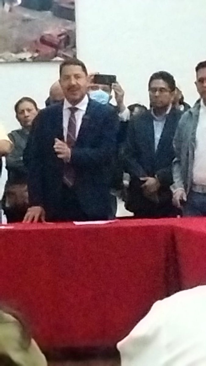 a321molinos's tweet photo. @GobCDMX @martibatres #soyunavictimamasdelalinea12 @Claudiashein @AristeguiOnline @FadlalaAkabani @GobCDMX @martibatres @Milenio usted es una persona que miente no se alegre de lo que no a echo es igual que el.prian son falsos no hay que votar por ellos https://t.co/P8a0MGNHnX