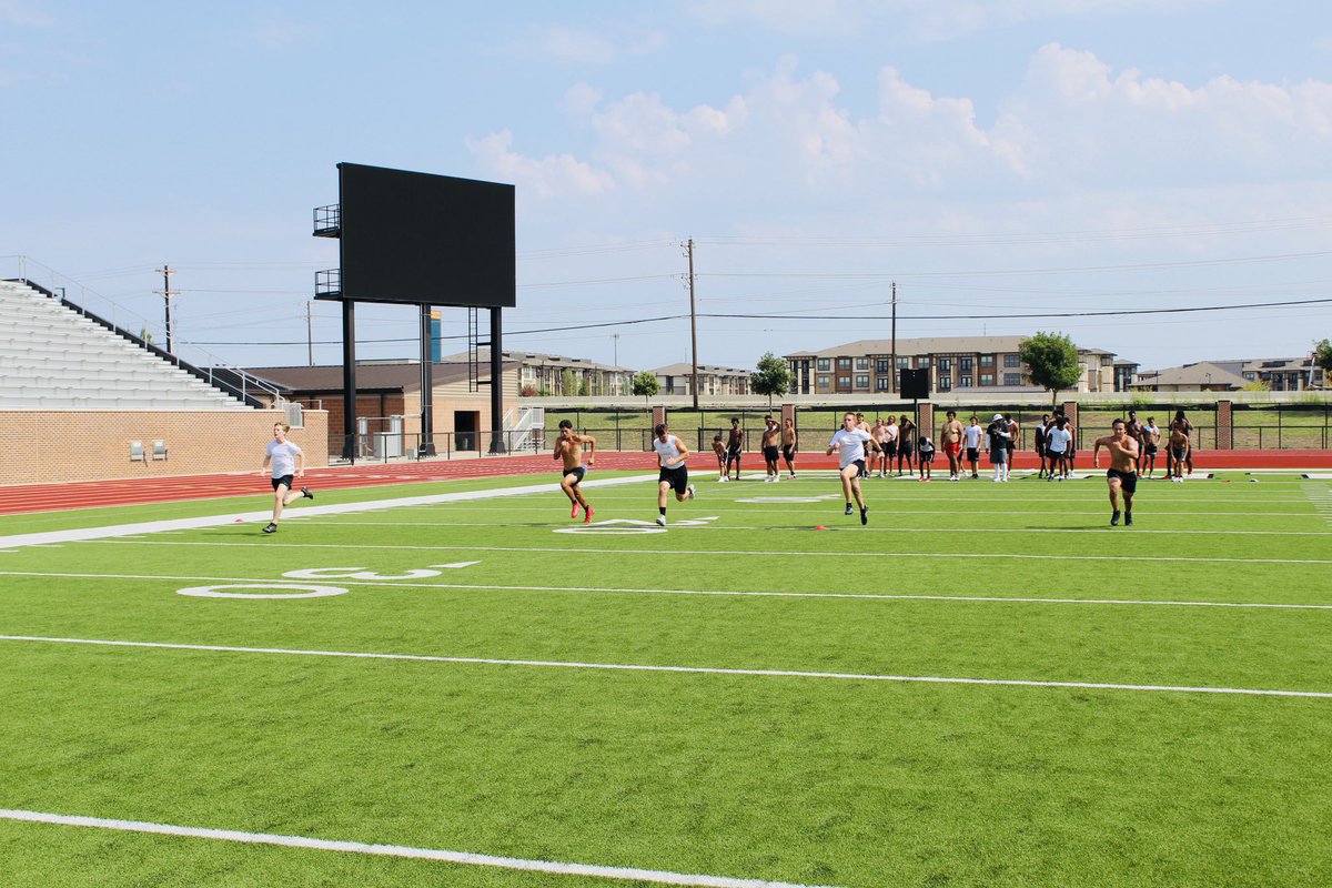BengalLifestyle's tweet photo. Another great week of Bengals getting better! 🐅 

#KeepChoppingWood 🪓 https://t.co/78jyH6as9r