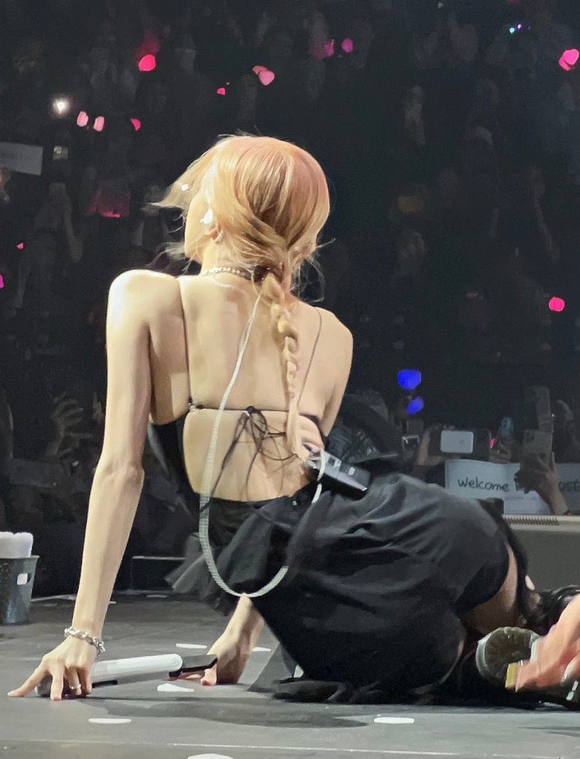 rosie tweet media