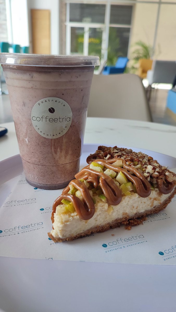 Muy agradable lugar la Coffeetria, un nuevo lugar en la ciudad para disfrutar de postres hechos en casa, chocolate artesanal y café.