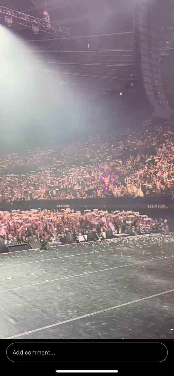 EveviviG's tweet image. It’s been two weeks now, but I attended three of Mamamoo’s US tour concerts and also cried. I love them so much. (Also I made it into the bg shots in Hwasa’s Insta reel lmao). Anyway, Mamamoo really is the GOAT.