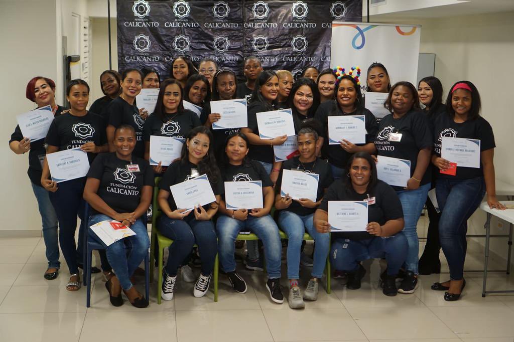 ¡Felicidades! Hoy 28 mujeres han finalizado el programa No.69 de CAPTA (Capacitación para el Trabajo) gracias a <a href="/fundcalicanto/">Fundacion Calicanto</a>. Estamos felices de ser parte de este gran programa social que transforma vidas y brinda oportunidades. #BuenasHistorias #BancoGeneral