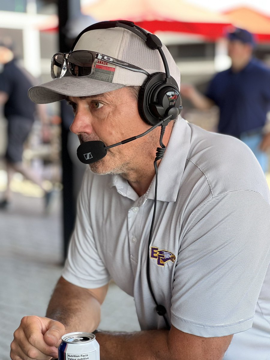 TSN1200's tweet photo. ICYMI The drive is broadcasting live today from the Golf Quest for Clinical Trials and we’ve had a packed first hour including Al Iafrate, Chris Nilan, and Jason York. #supportTOH https://t.co/WQpX0diMK7