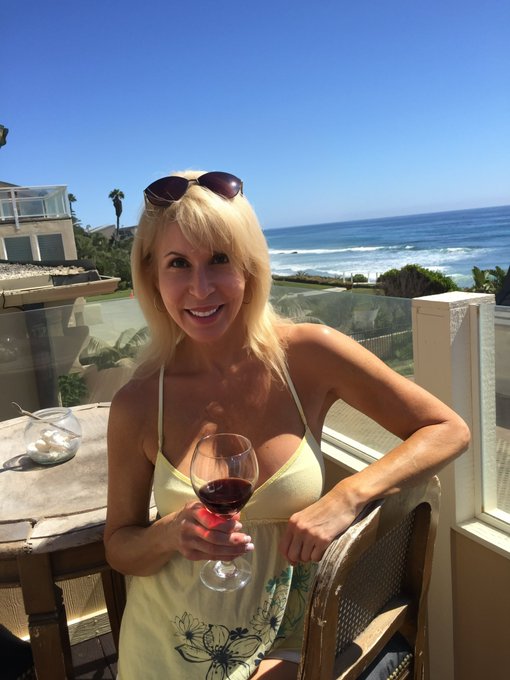 It&rsquo;s Throwback (thirsty!) Thursday! And a happy place.😎#Throwback #ThrowbackThursday #beach #wine #summer<a href="/tag/wine"class="tags"><span>#wine</span></a><a href="/tag/goodvibes"class="tags"><span>#goodvibes</span></a><a href="/tag/happy"class="tags"><span>#happy</span></a><a href="/tag/summer"class="tags"><span>#summer</span></a><a href="/tag/throwbackthursday"class="tags"><span>#throwbackthursday</span></a>