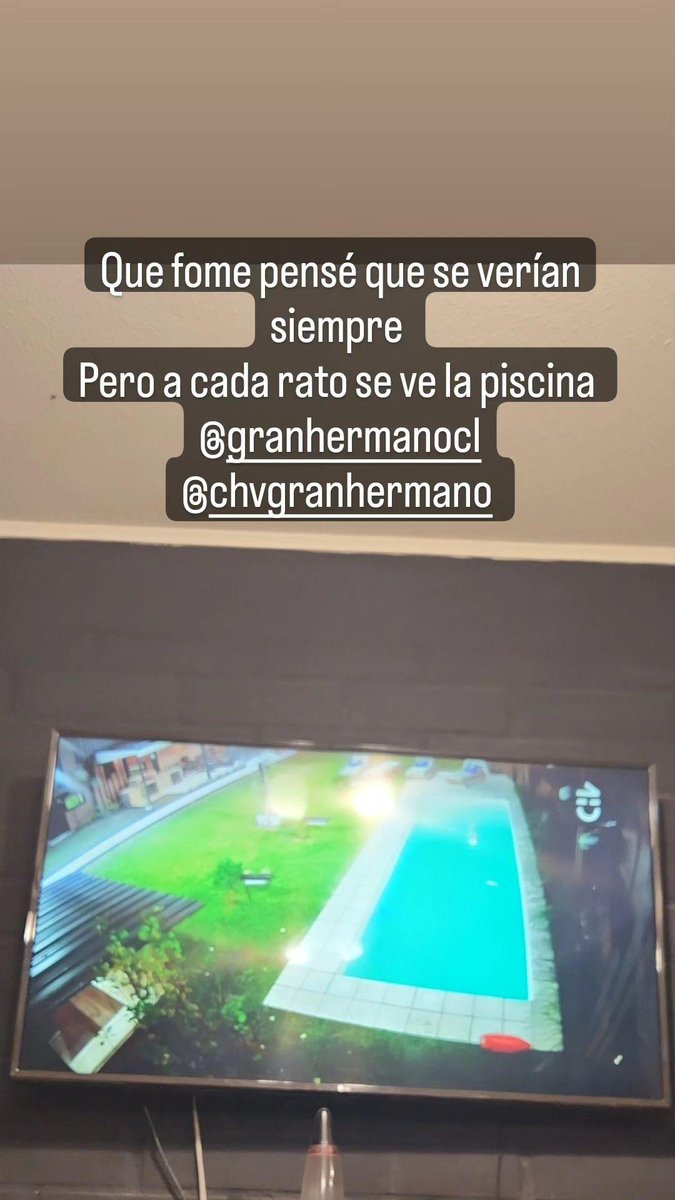 yomi_fa's tweet photo. @GranhermanoCH23 ya le encontré la imperfecciones a la piscina tanto que la muestran que fome ... ver solo la piscina https://t.co/hZrTNpGxXa