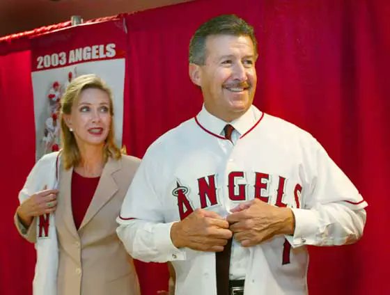 AngelsWin's tweet image. THIS DATE IN #ANGELS HISTORY: June 22nd, 2003.

Arte Moreno officially becomes the owner of the Angels franchise.