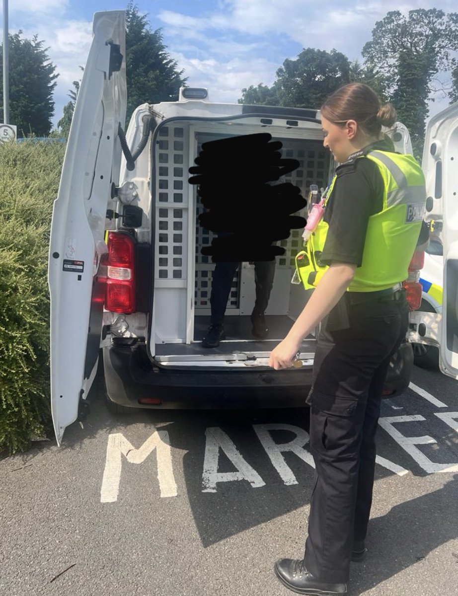 #PRIORITIES | This evening we have arrested two individuals 👀😱…

One was arrested for a breach of restraining order after being wanted for a long period of time‼️

The other was arrested by us for shop lifting after being detained by @SolihullBID 🛍️ #DreamTeam