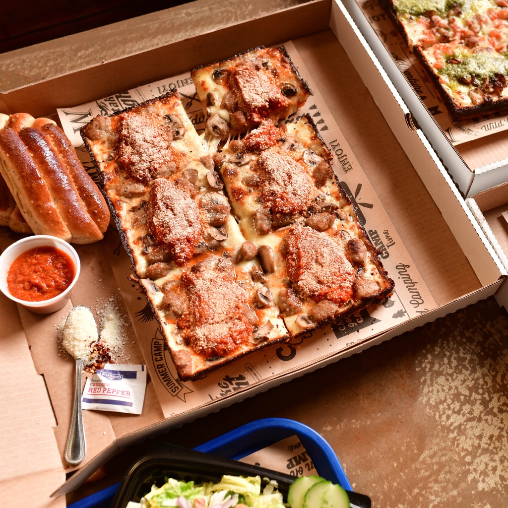 Have you tried our new deep-dish pizza at the Daily Dough? 😋 The dough is proofed fresh every day and made right before you! Open at 5:00 p.m. - while supplies last.

wildernessresort.com/dining/the-dai…

#wildernessresort #wisconsindells #pizza