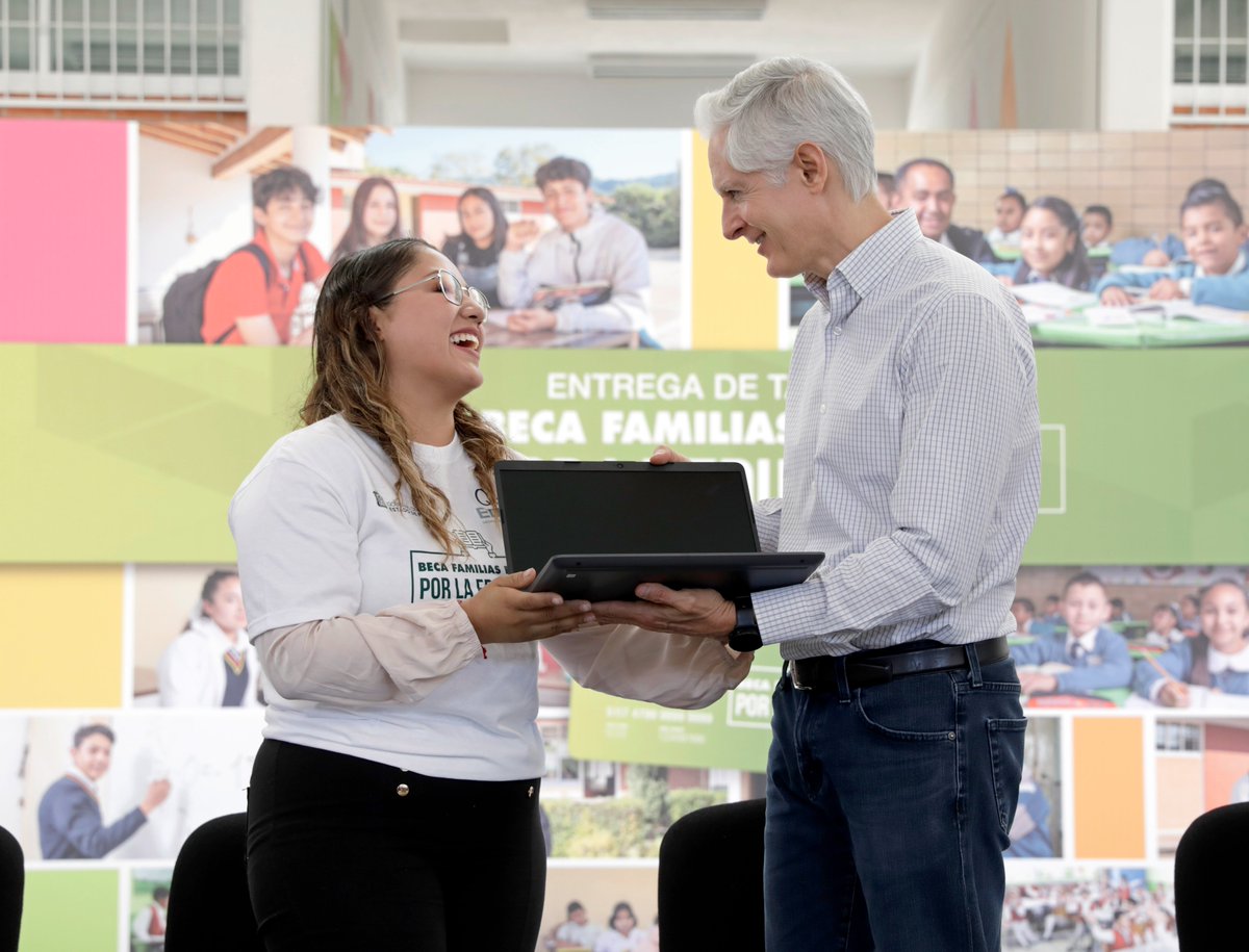 Entregamos equipamiento tecnológico a más de 1,800 mujeres de comunidades rurales e indígenas.