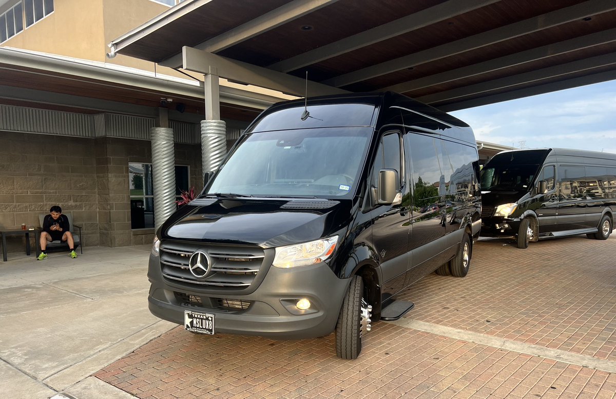 MSLuxuryVIP's tweet image. Our team is working hard today in the Texas heat… True professionals at MS Luxury VIP Transportation, LLC.

#msluxuryvip #mslux #austin #atx #professionalchauffeurs #austintx #sprinter #corporations #roundrocktx #limousineservice
