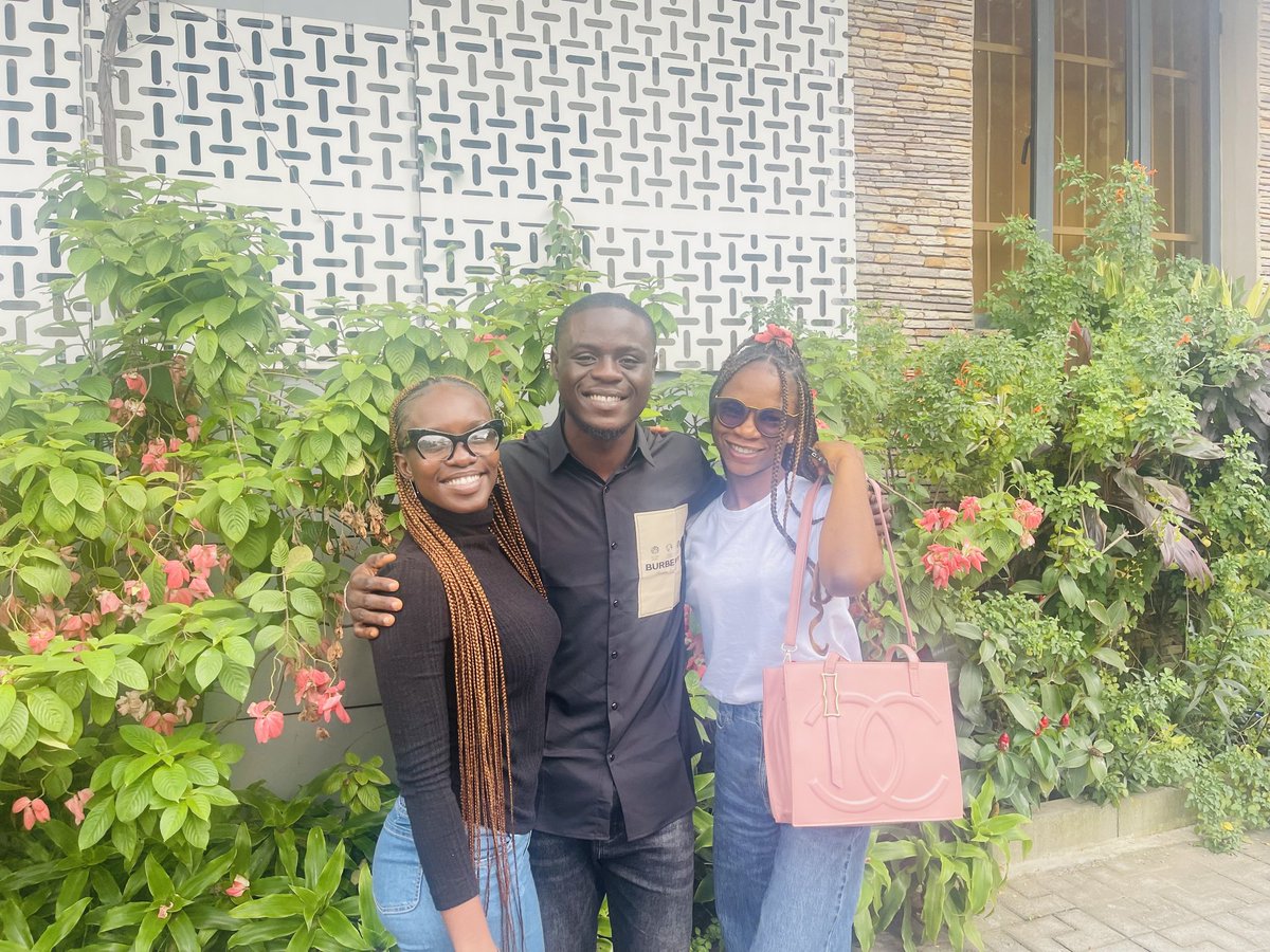 Runke_B's tweet photo. Figma presented new features its time to upgrade my figma skill.

I really want to try out variables and advanced prototype🥳

I met some lovely designers
@IjayDxplora

@FoF_Abuja #Config2023 #designers #uiuxdesign https://t.co/2zBHgK9yPE