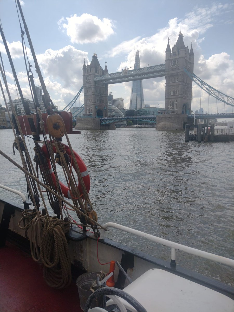 EcoClipper's tweet photo. De Tukker has left London and is now on her way to Scheveningen (NL) and after that to Den Helder to join the Tall Ships Event "SAIL Den Helder" 29 june -2 july . Visit the ship and meet the crew and #SAILALONG! https://t.co/UDsjTEhIzT https://t.co/6jHbQlrnoE