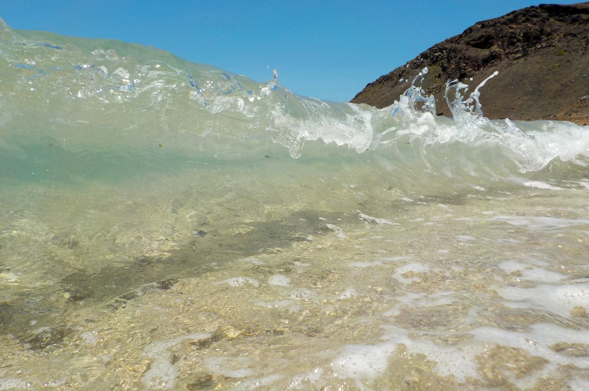 La magia del mar nunca será superada por la inteligencia artificial ni humana. <a href="/LasCanteras/">Mi playa de Las Canteras 🏊🏻‍♀️🦈</a>
